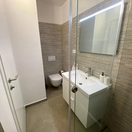 Sobe “zavjetrina” Murter