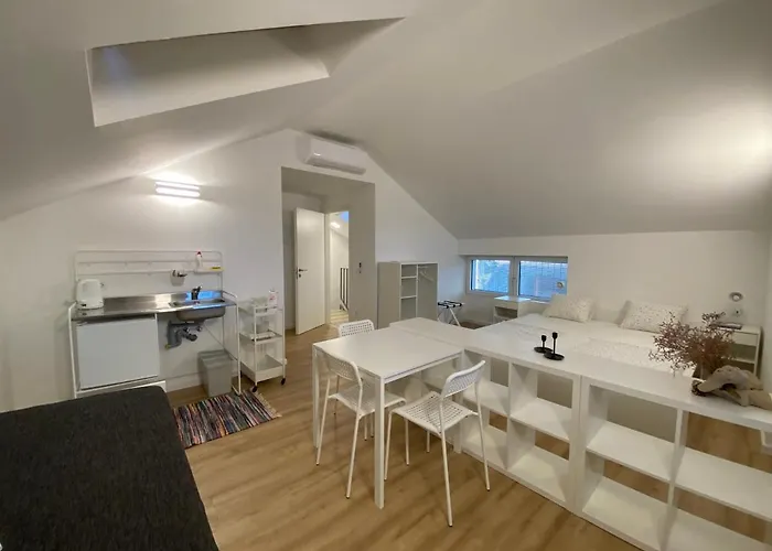 Sobe “zavjetrina” * Murter