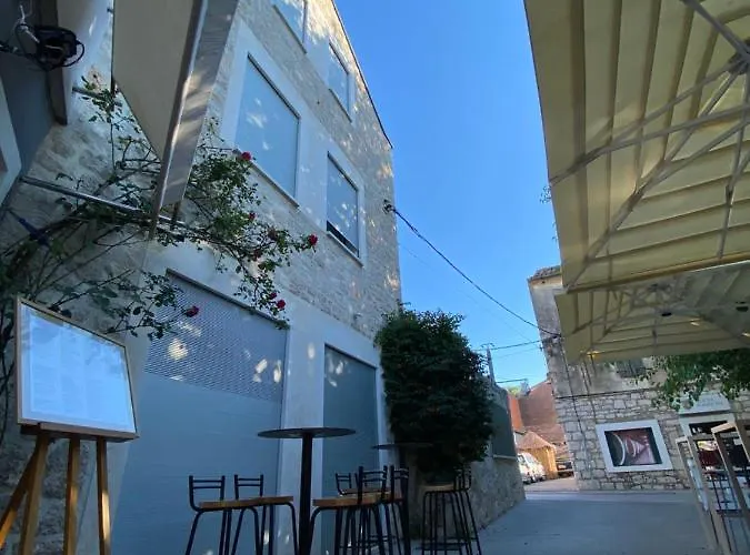 Sobe “zavjetrina” Homestay szállás *